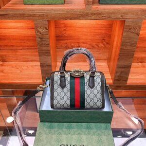 AUTHENTIC Gucci bag